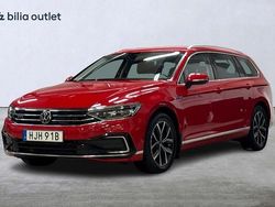 Röd Begagnad 2021 VW Passat GTE Kombi | 279 900 kr (Marknadspris)