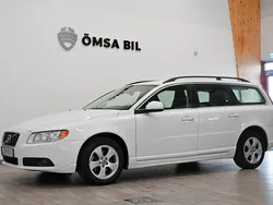 Vit Begagnad 2011 Volvo V70 Momentum Kombi | 69 800 kr (Marknadspris)