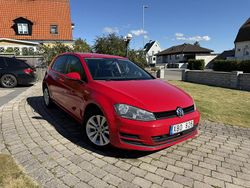 Röd Begagnad 2013 VW Golf VII Halvkombi | 75 000 kr (Lite dyr)