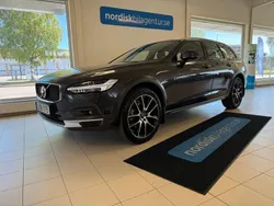 Grå Begagnad 2021 Volvo V90 CC Momentum Kombi | 399 900 kr (Lite dyr)