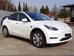 Begagnad 2023 Tesla Model Y Standard Range SUV | 289 000 kr