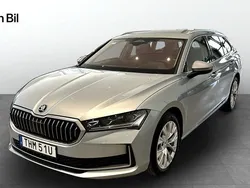 Silver Ny 2024 Skoda Superb Selection Kombi | 424 900 kr (Bra pris)