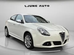 Vit Begagnad 2014 Alfa Romeo Giulietta Distinctive Halvkombi | 59 900 kr (Superpris)
