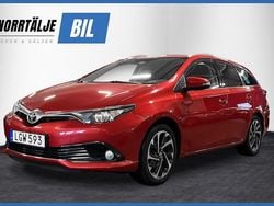 Mörkröd Begagnad 2015 Toyota Auris Touring Sports Active Kombi | 124 900 kr (Marknadspris)