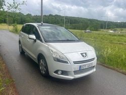 Vit Begagnad 2010 Peugeot 5008 Allure Minibuss | 36 900 kr (Bra pris)