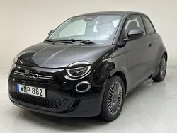 Svart Begagnad 2022 Fiat 500e | 159 000 kr