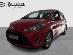 Röd Begagnad 2017 Toyota Yaris Active Halvkombi | 139 900 kr (Marknadspris)