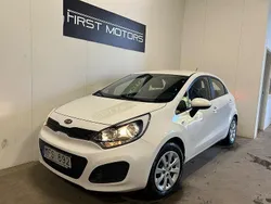 Vit Begagnad 2011 Kia Rio Halvkombi | 69 900 kr (Bra pris)