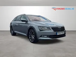 Grå Begagnad 2017 Skoda Superb LAURIN & KLEMENT Kombi | 149 900 kr (Marknadspris)