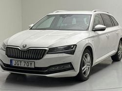 Vit Begagnad 2021 Skoda Superb LAURIN & KLEMENT Kombi | 289 900 kr (Bra pris)