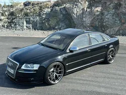 Svart Begagnad 2006 Audi S8 Sedan | 199 900 kr