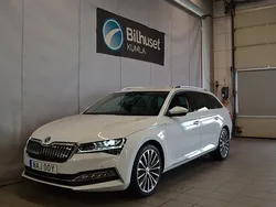 Vit Begagnad 2023 Skoda Superb Business Line Kombi | 379 000 kr (Lite dyr)