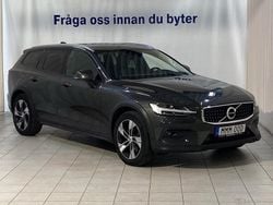 Mörkgrå Begagnad 2019 Volvo V60 CC Kombi | 329 000 kr (Lite dyr)