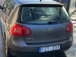 Grå Begagnad 2008 VW Golf VI Trendline Halvkombi | 28 500 kr (Marknadspris)