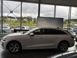 Vit Ny 2025 Audi A5 Advanced Sportkupé | 554 900 kr (Superpris)