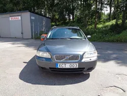Ljusgrå Begagnad 2005 Volvo V70 Business Edition Kombi | 29 900 kr (Marknadspris)
