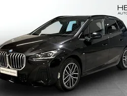 Svart Begagnad 2024 BMW 225 Active Tourer Comfort Edition Minibuss | 441 700 kr (Marknadspris)