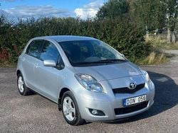 Silver Begagnad 2010 Toyota Yaris Halvkombi | 59 500 kr (Marknadspris)