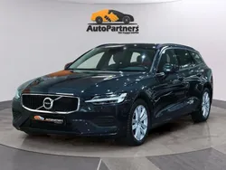 Grå Begagnad 2019 Volvo V60 Momentum Kombi | 239 900 kr (Marknadspris)