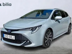 Grå Begagnad 2022 Toyota Corolla Style Kombi | 279 900 kr (Lite dyr)