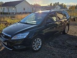 Svart Begagnad 2010 Ford Focus Titanium Kombi | 22 000 kr (Marknadspris)