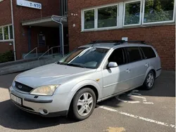 Grå Begagnad 2002 Ford Mondeo Ghia Kombi | 10 000 kr (Marknadspris)