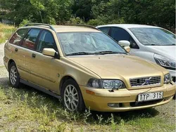 Gul Begagnad 2003 Volvo V40 Kombi | 15 000 kr (Bra pris)