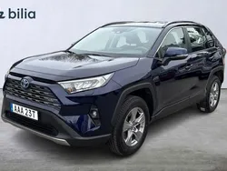 Mörkblå Begagnad 2022 Toyota RAV4 Hybrid Active SUV | 359 900 kr (Bra pris)