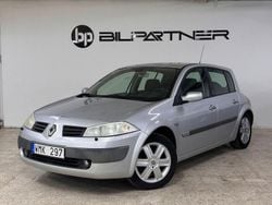 Ljusgrå Begagnad 2004 Renault Mégane II Halvkombi | 34 900 kr (Lite dyr)