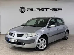 Ljusgrå Begagnad 2004 Renault Mégane II Halvkombi | 34 900 kr (Lite dyr)