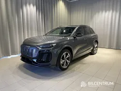 Grå Ny 2025 Audi Q6 e-tron S-Line SUV | 1 000 100 kr (Bra pris)