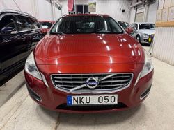 Röd Begagnad 2010 Volvo V60 Momentum Kombi | 89 500 kr (Marknadspris)