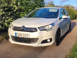 Vit Begagnad 2015 Citroën C4 PureTech Halvkombi | 79 000 kr (Marknadspris)