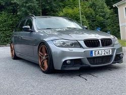 Grå Begagnad 2010 BMW 335 Comfort Edition Kombi | 165 000 kr (Marknadspris)