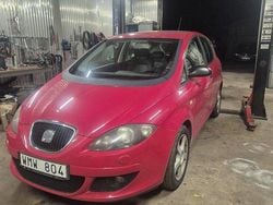 Röd Begagnad 2005 Seat Altea Minibuss | 25 000 kr