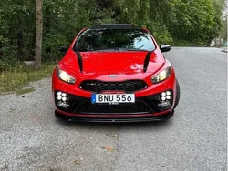 Röd Begagnad 2015 Kia ProCeed GT Halvkombi | 125 000 kr (Marknadspris)