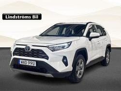 Vit Begagnad 2022 Toyota RAV4 Hybrid Active SUV | 299 000 kr (Marknadspris)
