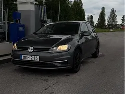 Grå Begagnad 2018 VW Golf VII Halvkombi | 150 000 kr (Marknadspris)