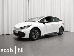 Vit (glacial white metallic) Begagnad 2023 Cupra Born Halvkombi | 259 500 kr (Marknadspris)