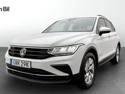Vit Begagnad 2023 VW Tiguan SUV | 314 900 kr (Marknadspris)