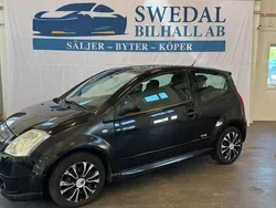 Svart Begagnad 2004 Citroën C2 Halvkombi | 18 900 kr (Marknadspris)