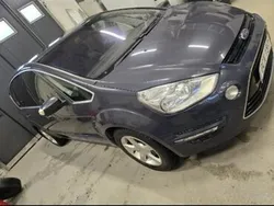 Grå Begagnad 2011 Ford S-MAX Business Edition Minibuss | 92 000 kr (Marknadspris)
