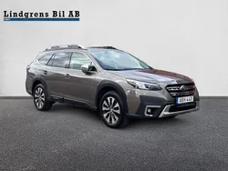Ljusbrun Begagnad 2023 Subaru Outback SUV | 409 900 kr (Marknadspris)