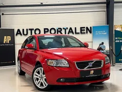 Röd Begagnad 2009 Volvo S40 Momentum Sedan | 39 900 kr (Marknadspris)