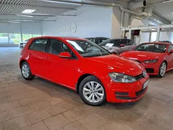 Röd Begagnad 2013 VW Golf VII Halvkombi | 119 800 kr (Marknadspris)