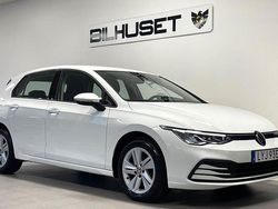 Vit Begagnad 2022 VW Golf VIII Halvkombi | 219 900 kr (Marknadspris)