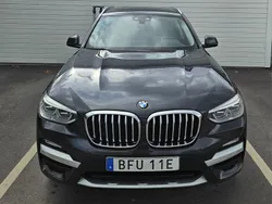 Grå Begagnad 2019 BMW X3 SUV | 275 000 kr (Marknadspris)