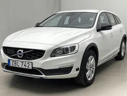 Vit Begagnad 2018 Volvo V60 CC Kombi | 149 000 kr (Superpris)