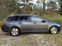 Grå Begagnad 2010 Volvo V50 Summum Kombi | 27 000 kr (Superpris)