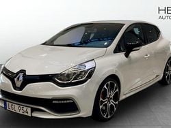 Vit (white) Begagnad 2016 Renault Clio IV Trophy Halvkombi | 164 900 kr